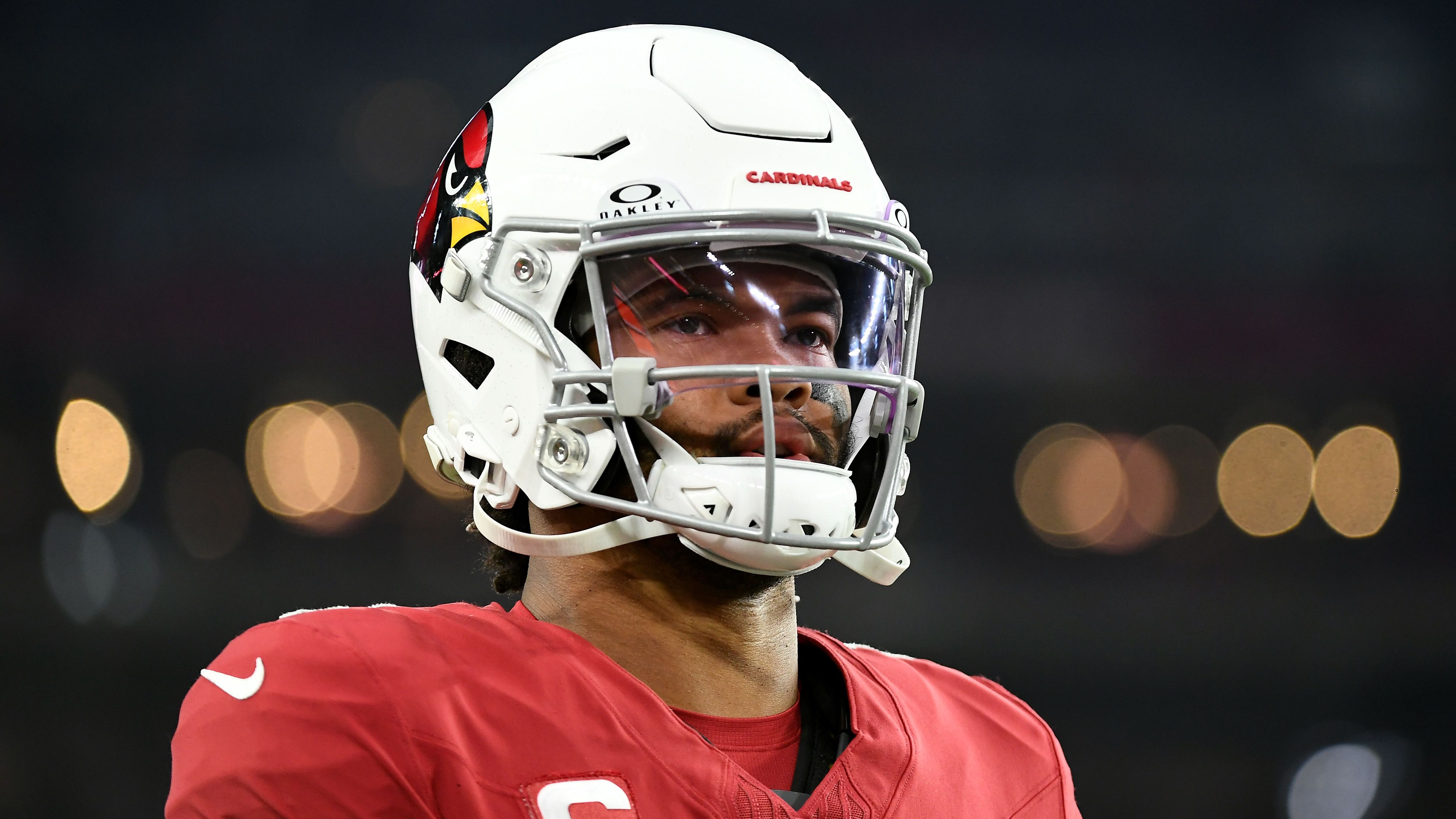 <strong>Kyler&nbsp;Murray (Arizona Cardinals)</strong><br>Ähnlich sieht es auch bei Kyler Murray aus. Der Quarterback der Arizona Cardinals spielte eine gute Saison und das, obwohl ihm zahlreiche Playmaker fehlten. Die Lage verbesserte sich diese Offseason bisher noch nicht...