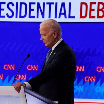 Nach seinem desaströsen Auftritt beim TV-Duell gegen Donald Trump hat US-Präsident Joe Biden nun eine Erklärung geliefert. 