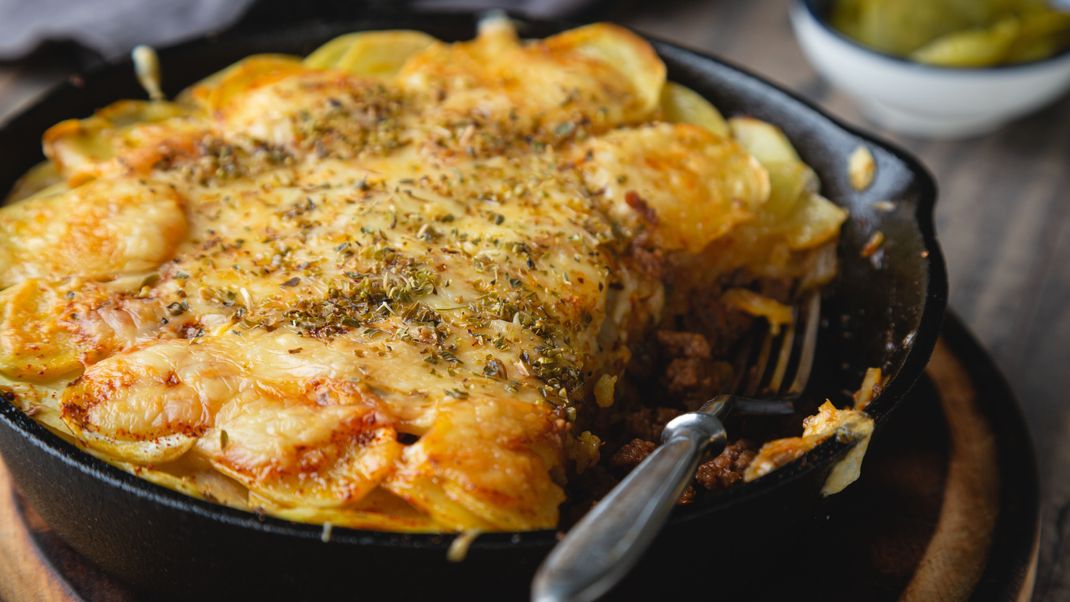 Auflauf geht einfach immer - hier mit Kartoffeln und Hackfleisch.