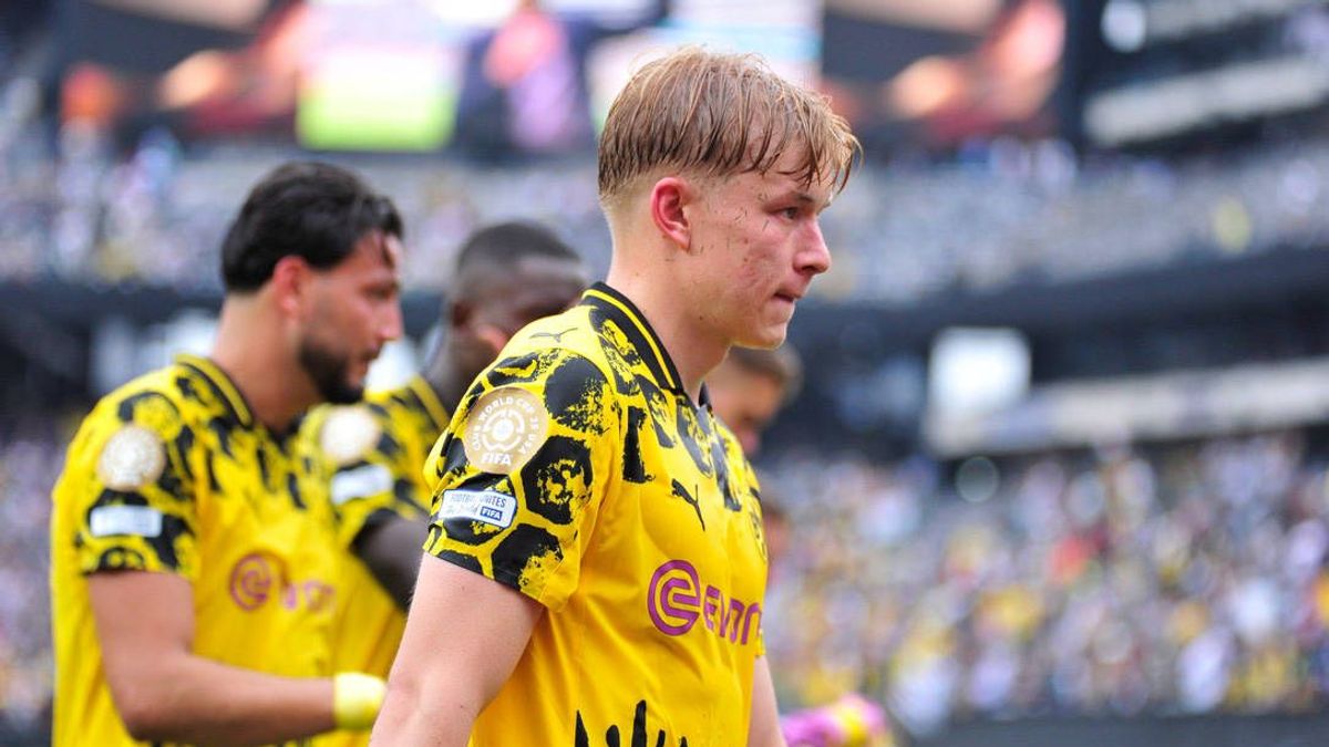 June 17, 2025, East Rutherford, New Jersey, USA: In the Group Stage of the FIFA Club World Cup at MetLife Stadium in East Rutherford, New Jersey, on June 17, 2025, Fluminense and Borussia Dortmund ...