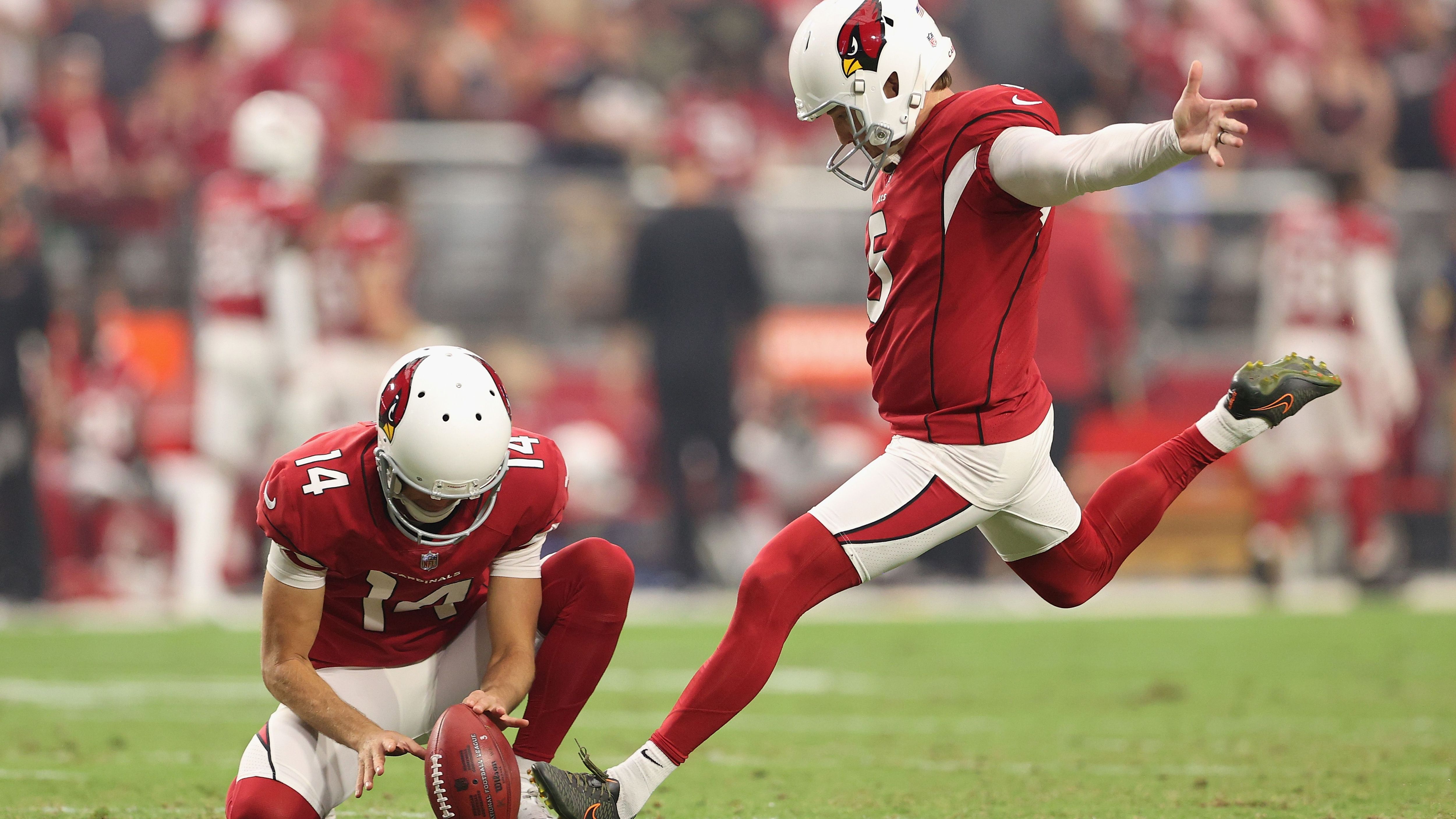 <strong>Matt Prater - 62 Yards</strong><br>Ohne das 62-Yard-Field-Goal von Matt Prater kurz vor der Halbzeit wäre es am 20. September 2021 vielleicht nichts mit dem Sieg für die Arizona Cardinals über die Minnesota Vikings geworden. Doch der Kicker verwandelte und sein Team gewann mit einem Punkt Vorsprung 34:33.