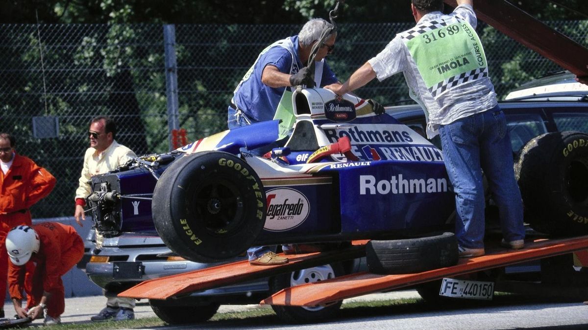 Das Wrack des Williams von Ayrton Senna am 1. Mai 1994 in Imola