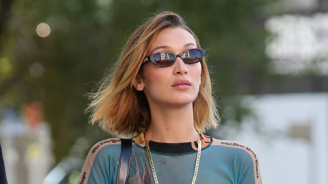 Ob Bella Hadid diesen Winter auch wieder auf Aspen Blonde setzt? Wir haben uns das Trend-Blond einmal genauer angesehen.