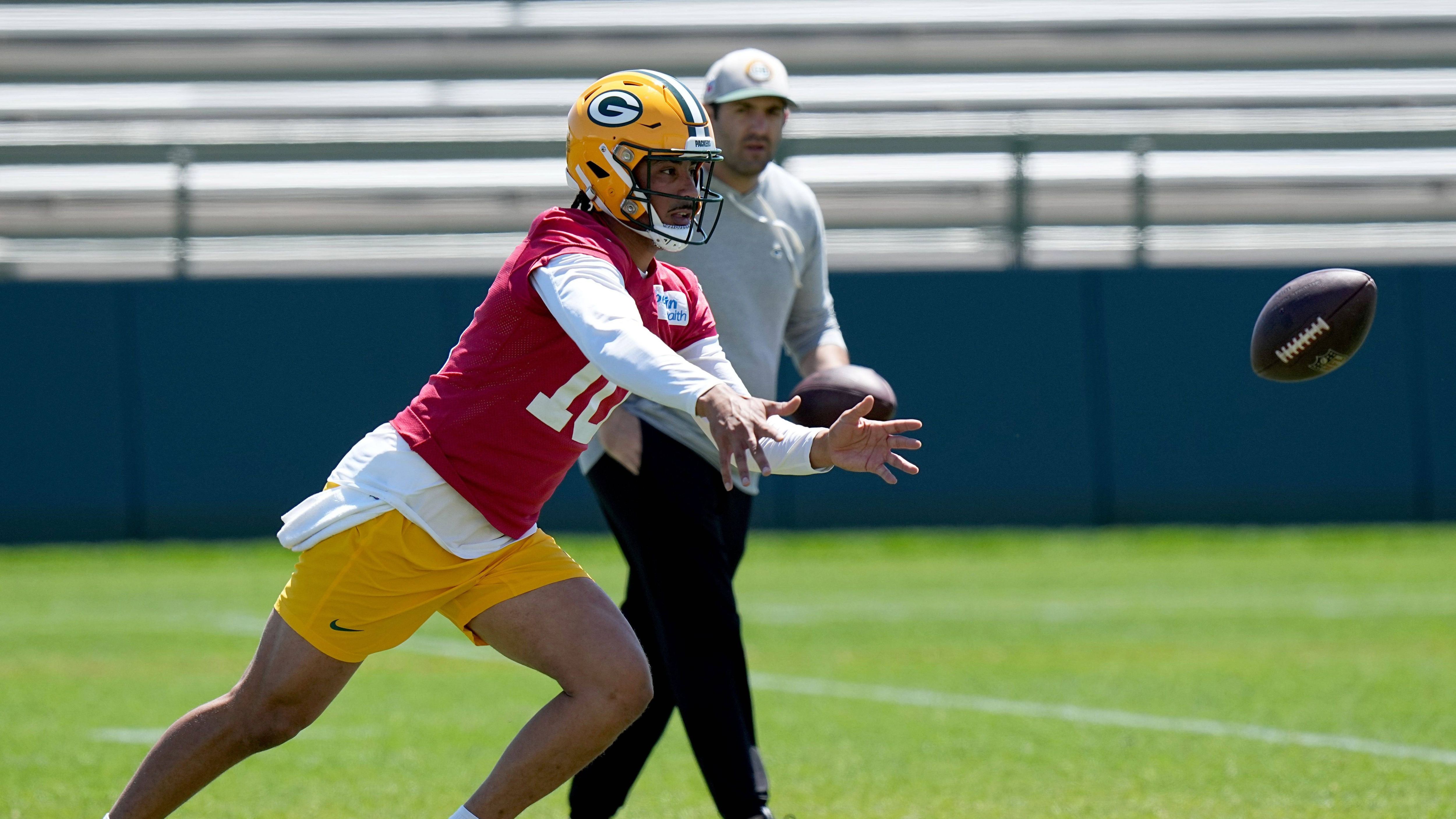 <strong>Jordan Love (Green Bay Packers)</strong><br>Dieser Vertrag greift nun für die kommende Spielzeit. Allerdings sind 13,5 Millionen US-Dollar Jahresgehalt - für Quarterback-Verhältnisse - sehr wenig. Laut Packers-Boss Brian Gutekunst befinde man sich bereits in guten Gesprächen. Ein Deal soll noch vor dem Start des Training Camp eingefädelt werden.