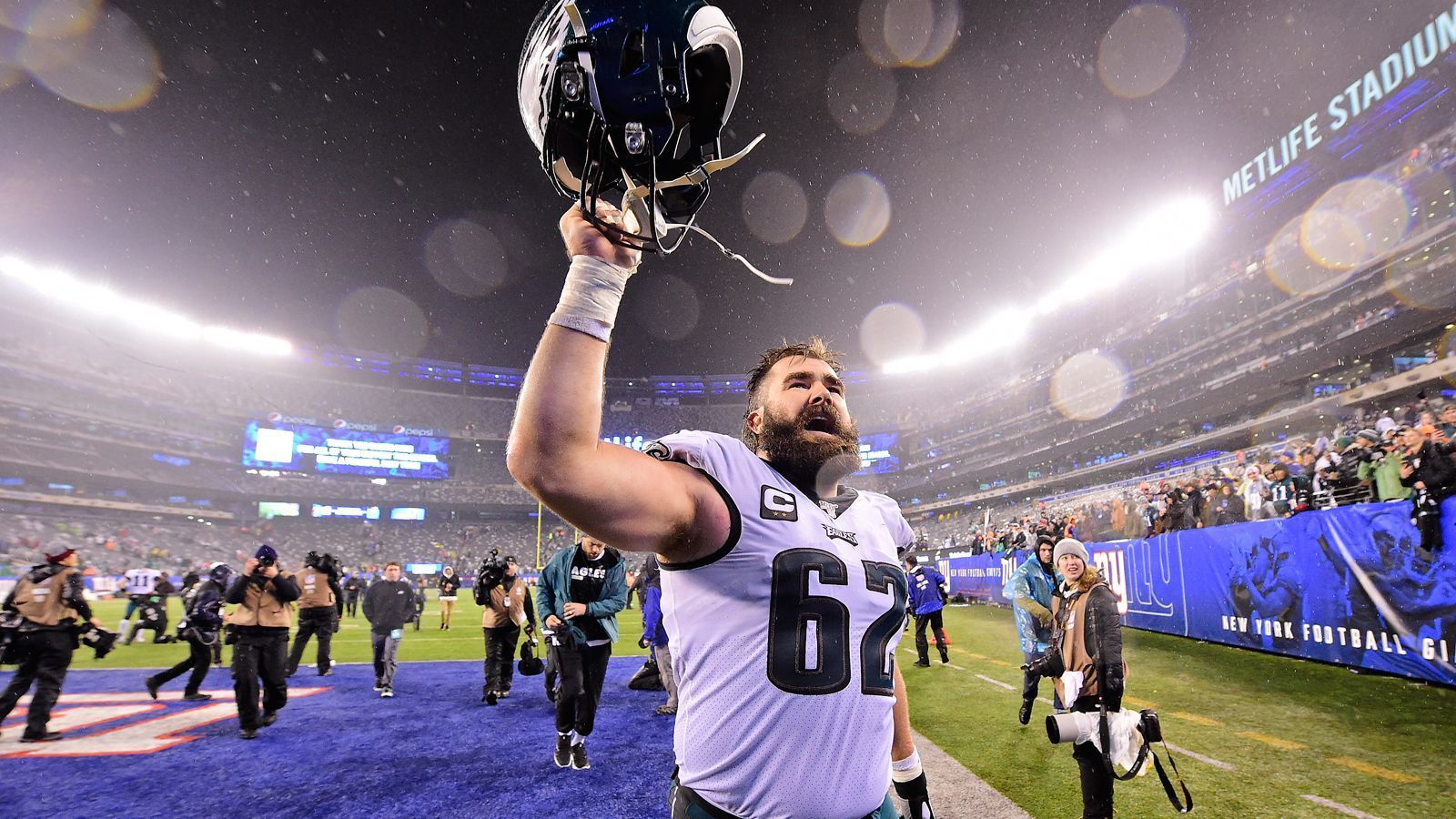 
                <strong>Center</strong><br>
                Jason Kelce (Philadelphia Eagles), 29 Stimmen2nd Team: Rodney Hudson (Oakland Raiders), 9 Stimmen
              