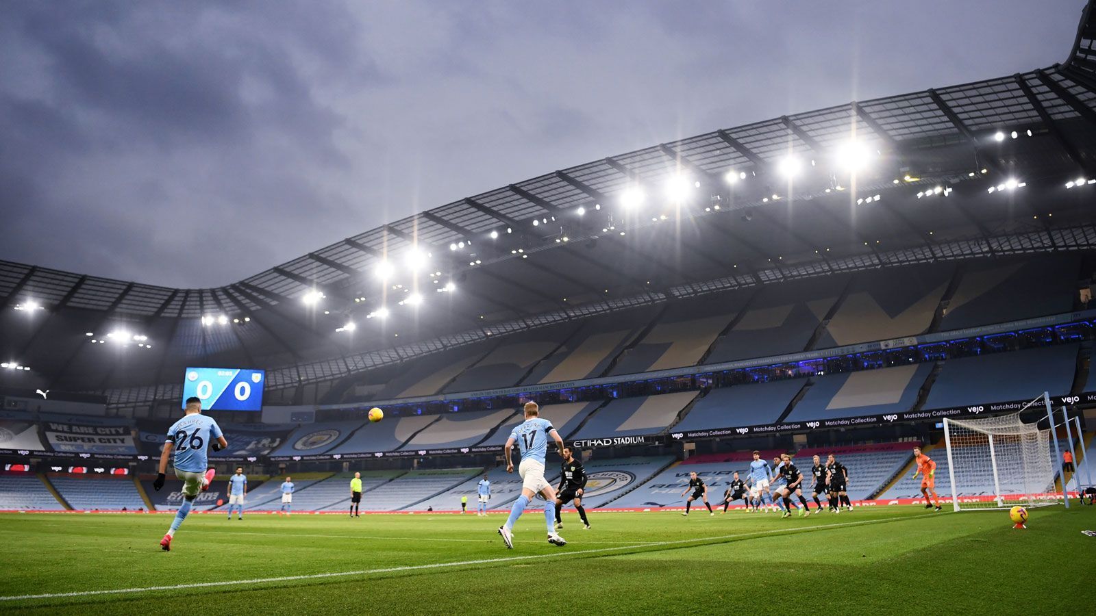 
                <strong>Manchester City – FC Fulham (Samstag 16.00 Uhr)</strong><br>
                Stadion: Etihad Stadium - Kapazität: 55.097 - Austragungsort: Manchester - Maximale Zuschaueranzahl am 11. Spieltag: 0 (Tier 3)
              