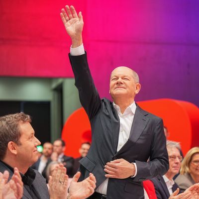 11. Januar 2025, Berlin: Bundeskanzler Olaf Scholz beim außerordentlichen SPD-Bundesparteitag. Im Mittelpunkt des Parteitags steht die Kür von Scholz zum Kanzlerkandidaten. 