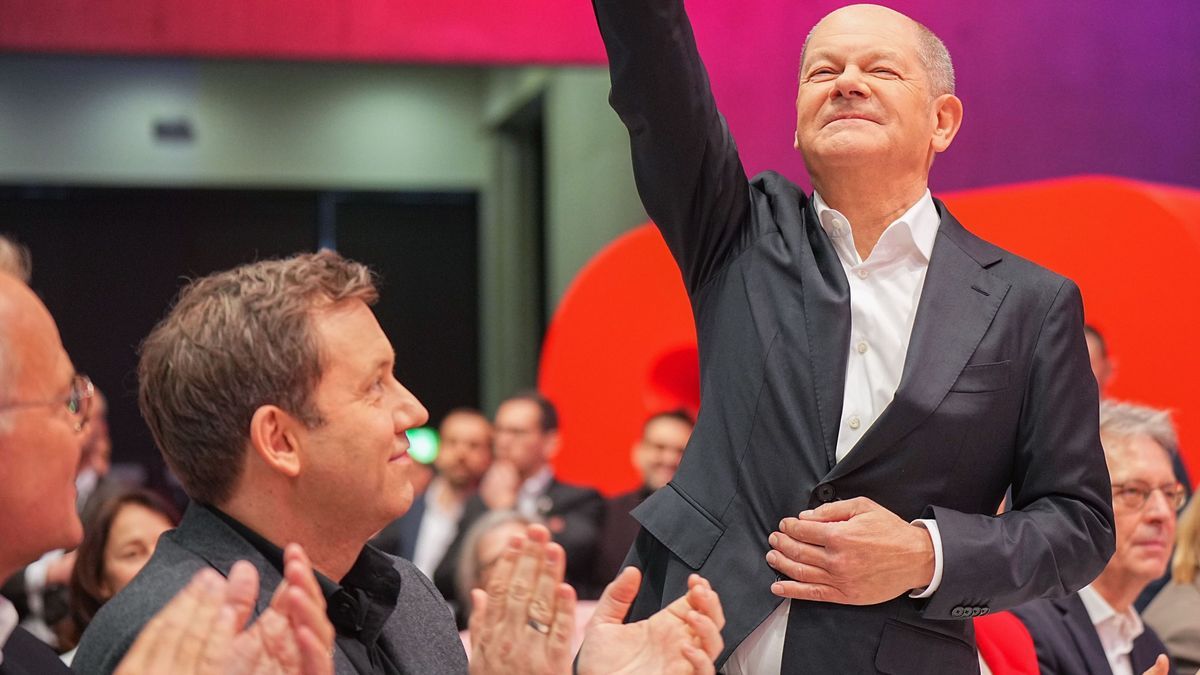 11. Januar 2025, Berlin: Bundeskanzler Olaf Scholz beim außerordentlichen SPD-Bundesparteitag. Im Mittelpunkt des Parteitags steht die Kür von Scholz zum Kanzlerkandidaten. 