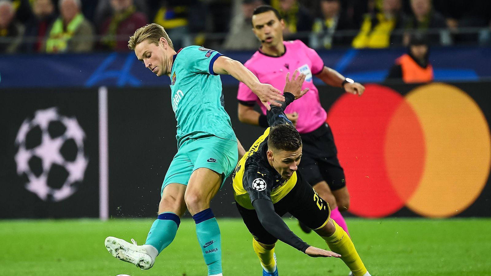 
                <strong>Frenkie de Jong (FC Barcelona)</strong><br>
                Besticht zwar – wie Arthur – mit enorm hoher Pass-Genauigkeit, kann das Spiel dabei aber weniger lenken. Im Offensivspiel wirkt er lange nicht eingebunden, die letzten und entscheidenden Pässe fehlen noch. Wirkt oft zögerlich in der Zweikampfführung. ran-Note: 4
              