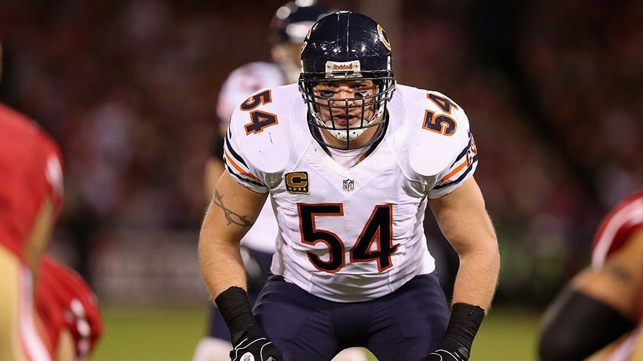 <strong>Brian Urlacher</strong><br>
                Der fünfmalige Pro Bowler Brian Urlacher war jahrelang die Lebensversicherung der Chicago Bears. Auch im Ring zeigte sich der Linebacker, als er 2004 für einen Promo-Auftritt der TNA seine Wrestling-Skills unter Beweis stellte.
