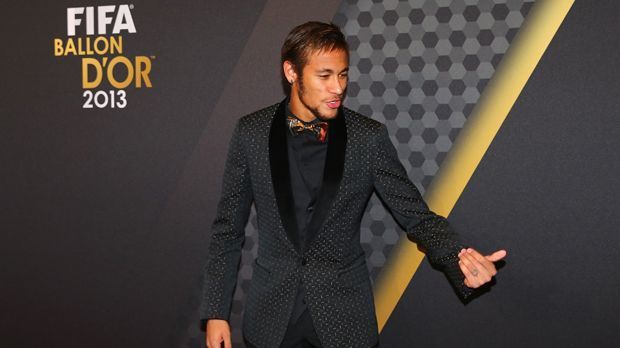 
                <strong>Nominert zum Fußballer des Jahres: Neymar</strong><br>
                Neymar: Auch der Angreifer steht unter den letzten Dreien. Der Brasilianer zeigt gemeinsam mit Lionel Messi und Luis Suarez starke Leistungen beim FC Barcelona. Er gilt allerdings als Außenseiter gegen Lionel Messi und Cristiano Ronaldo.
              