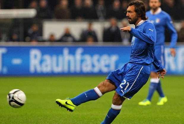 
                <strong>Andrea Pirlo (35, Italien)</strong><br>
                Das "Gehirn" der squadra azzurra ist ohne Zweifel Andrea Pirlo. Bei der WM 2006 ist er Weltmeister mit Italien geworden. Seine Pässe und Freistöße sind bei jedem Gegner gefürchtet. Die Krönung seiner Laufbahn wäre ein zweiter WM-Triumph.
              
