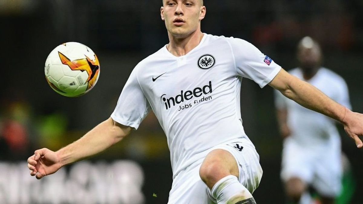 Jovic kehrt auf Leihbasis zu Eintracht Frankfurt zurück