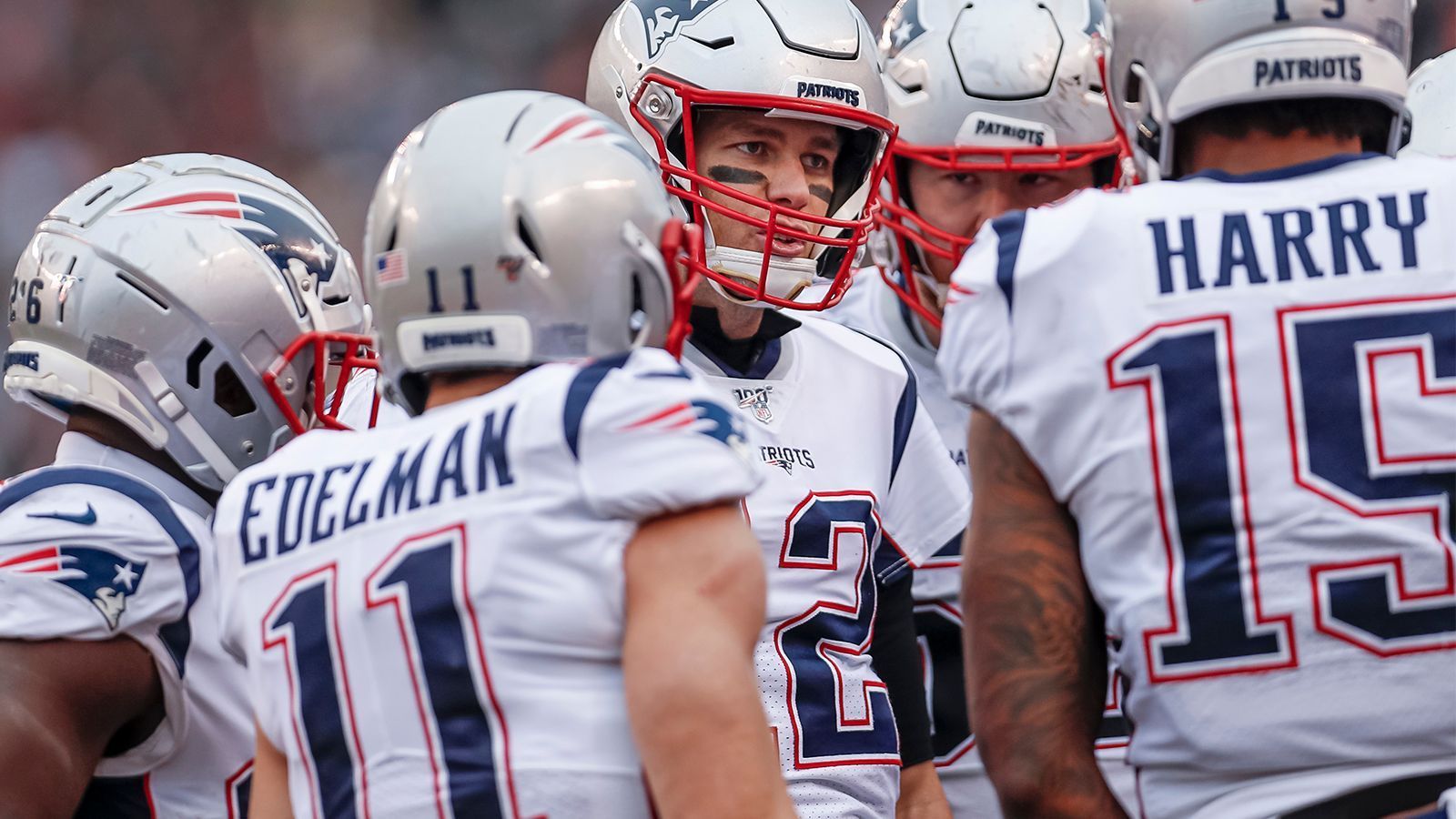 
                <strong>New England Patriots</strong><br>
                Qualifiziert nach Woche 15AFC East:1. New England Patriots (12-4)2. Buffalo Bills (10-6)3. New York Jets (7-9)4. Miami Dolphins (5-11)
              