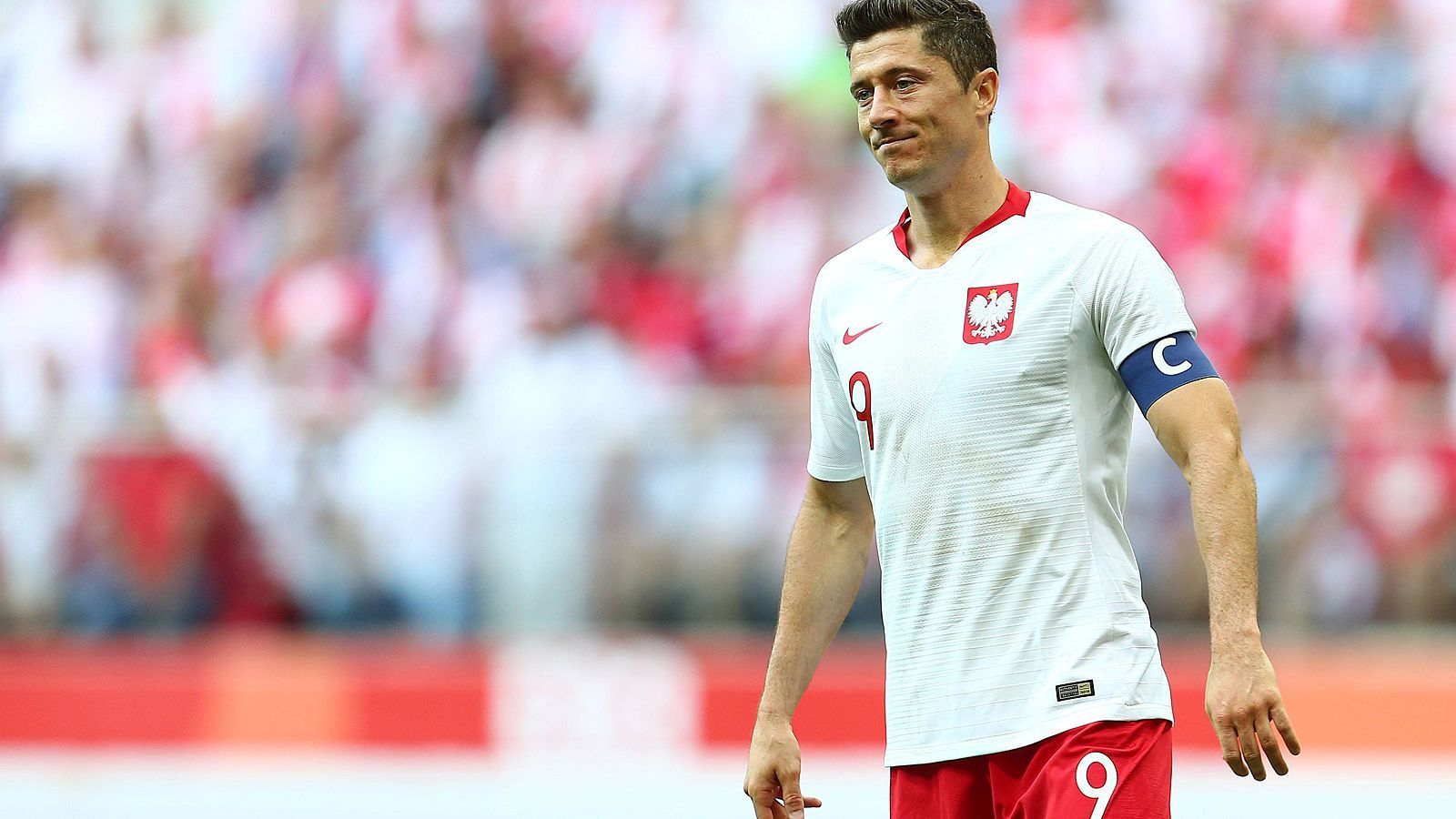 
                <strong>Nationalmannschaftskarriere: Robert Lewandowski</strong><br>
                Robert Lewandowski spielt seit 2008 für die polnische Nationalmannschaft und bringt es auf 112 Einsätze und 61 Tore.
              