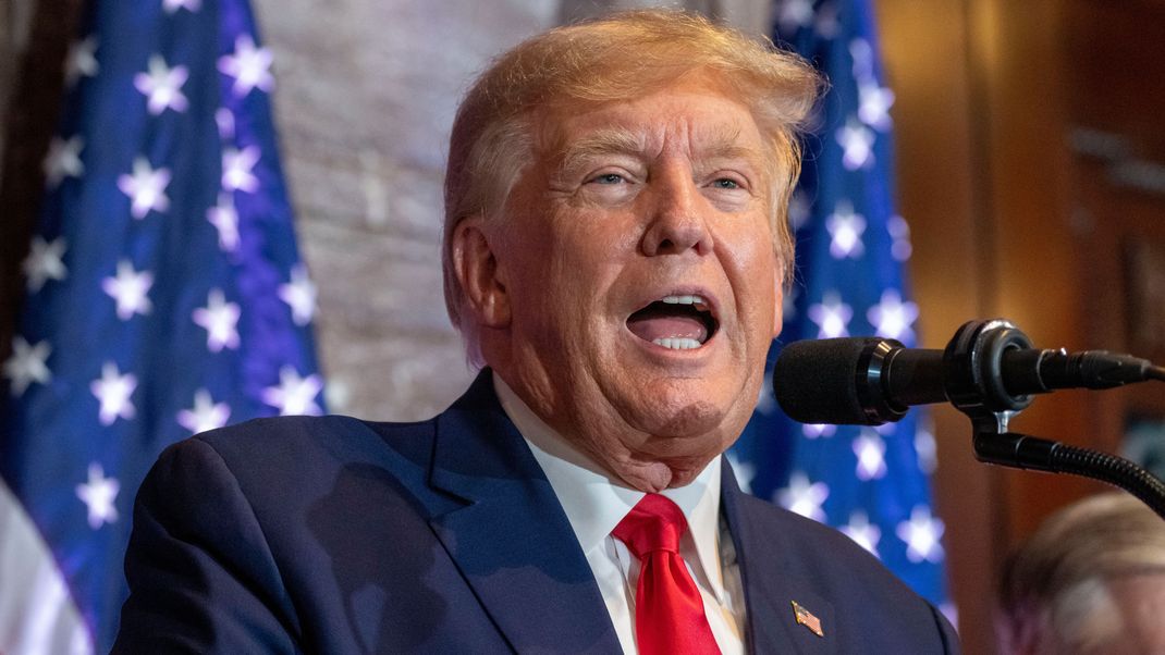 Trump darf wieder Posts absetzen auf Facebook und Instagram.
