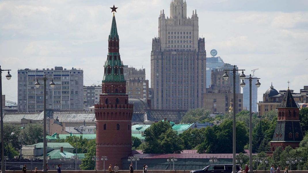 Golf-Touristen entdecken Russland.