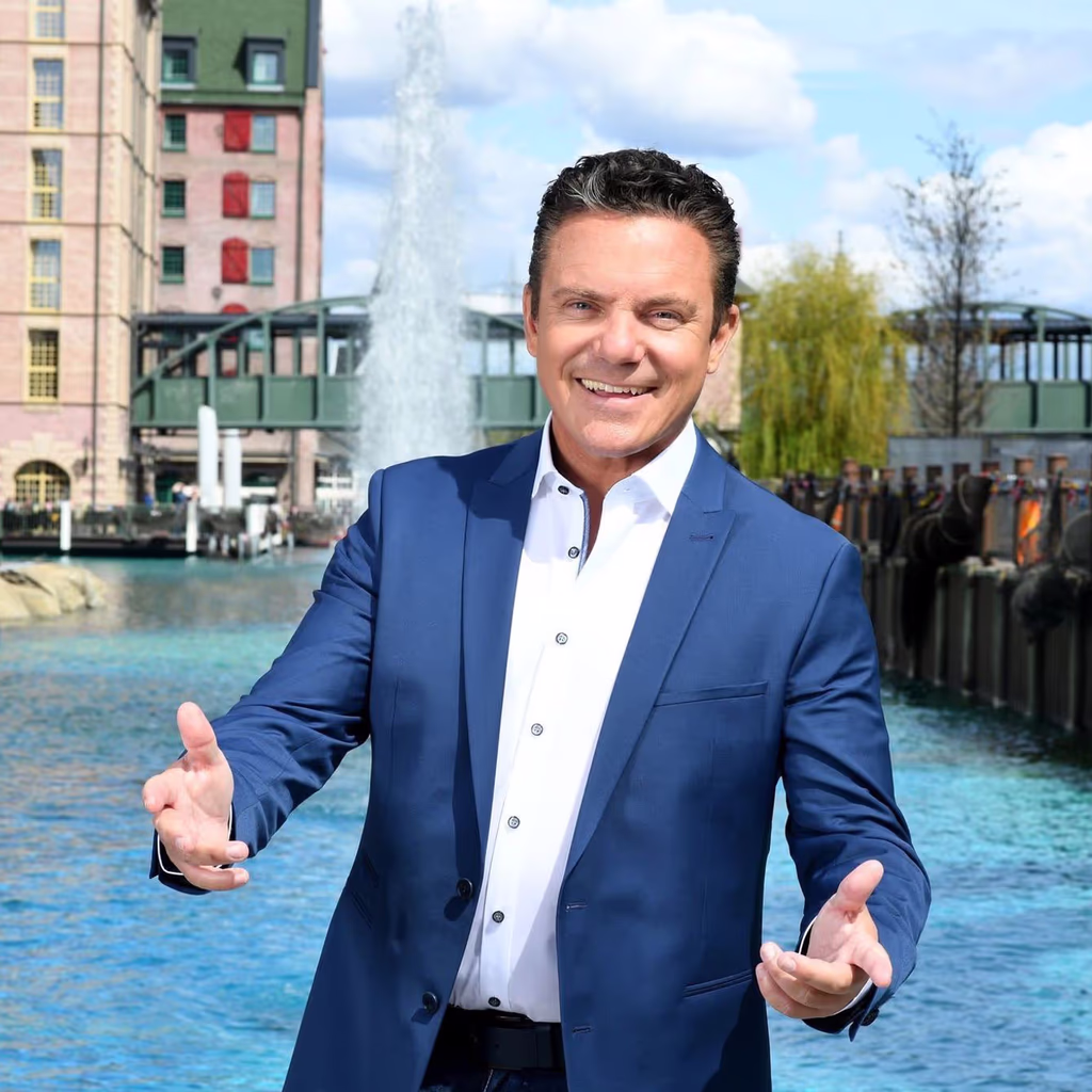 Stefan Mross eröffnet "Immer wieder sonntags" - mit kleinem Seitenhieb auf Andy Borg!