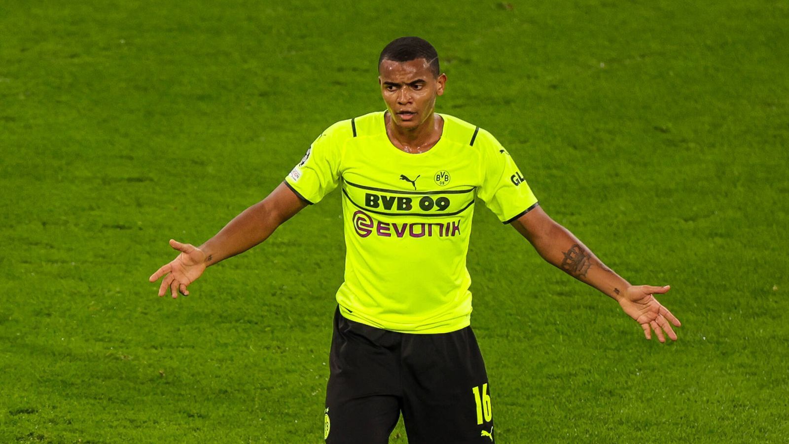 
                <strong>Manuel Akanji</strong><br>
                Starkes Takling nach 22 Minuten gegen Tomas, der dem Sporting-Angreifer mit gutem Körpereinsatz eine hundertprozentige Torchance verwehrt. Auch darüber hinaus präsentiert sich Akanji zweikampfstark und lässt defensiv kaum was anbrennen. Leitet mit seiner guten Spieleröffnung das 1:0 ein. Akanji bleibt auch in der zweiten Halbzeit nahezu fehlerfrei und lässt defensiv nichts zu - ran-Note: 2
              