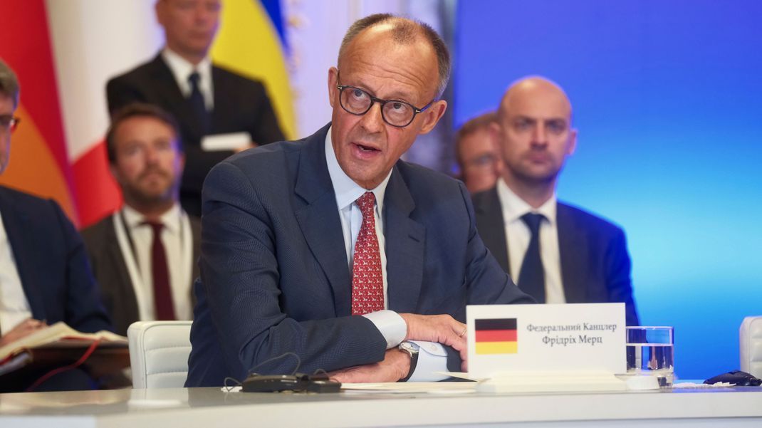 Kanzler Friedrich Merz lehnt den Vorstoß von Kremlchef Waldimir Putin ab.