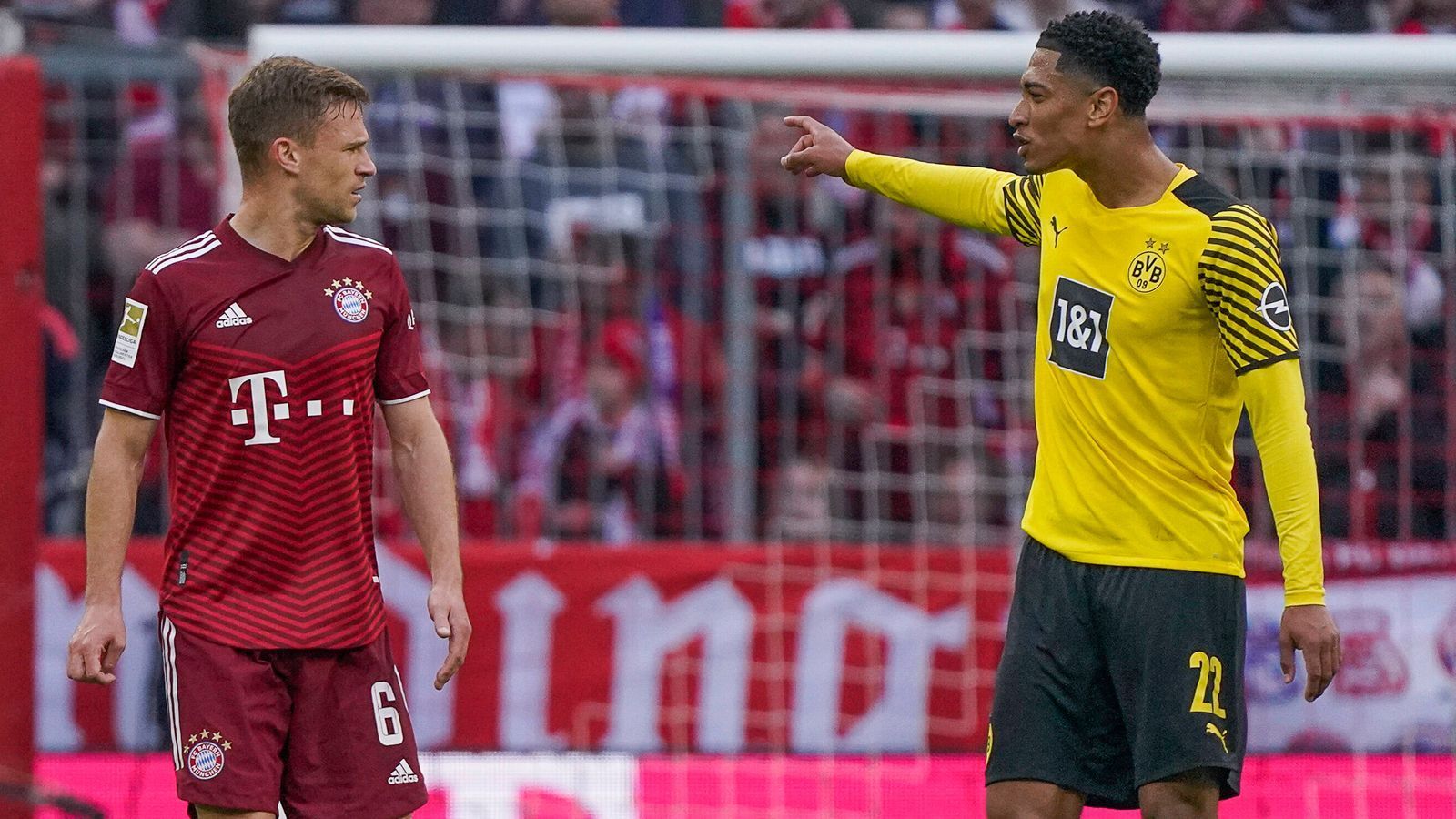 
                <strong>9. Spieltag: Borussia Dortmund - FC Bayern München</strong><br>
                Der letzte Dortmunder Sieg gegen den FC Bayern München ist mittlerweile fast vier Jahre her. In der vergangenen Saison mussten die schwarz-gelben auch noch zusehen, wie sich die Münchner nach dem 3:1-Sieg am 31.Spieltag gegen die Borussia zum Meister kürten. Gelingt den Dortmundern am 9. Spieltag im Signal-Iduna-Park endlich mal wieder ein Sieg gegen den deutschen Rekordmeister? Oder punkten die Borussen erst im Rückspiel am 26. Spieltag in München dreifach?
              