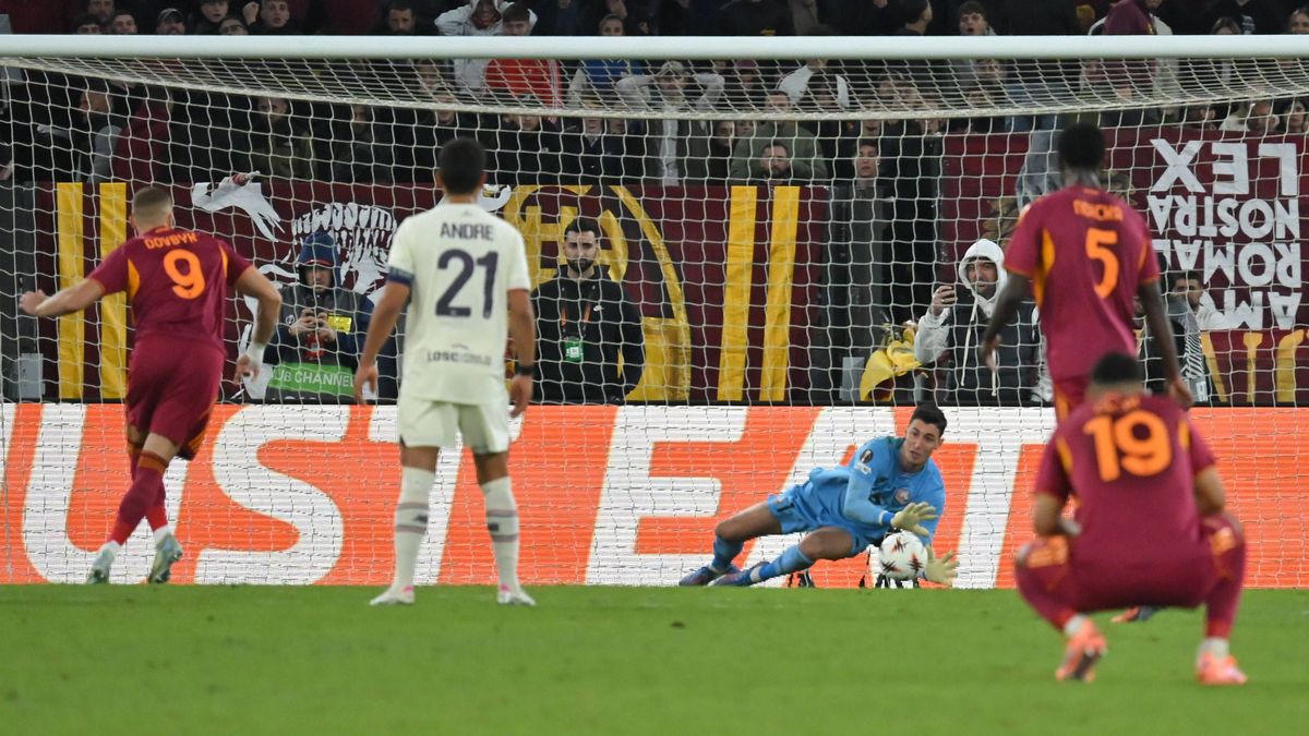 Soccer, Europa League match, AS Roma v Lille Berke Ozer of Losc Lille save the second penalty to Artem Dovbyk of AS Roma during the Europa League match between AS Roma v Lille at Olimpico stadium i...