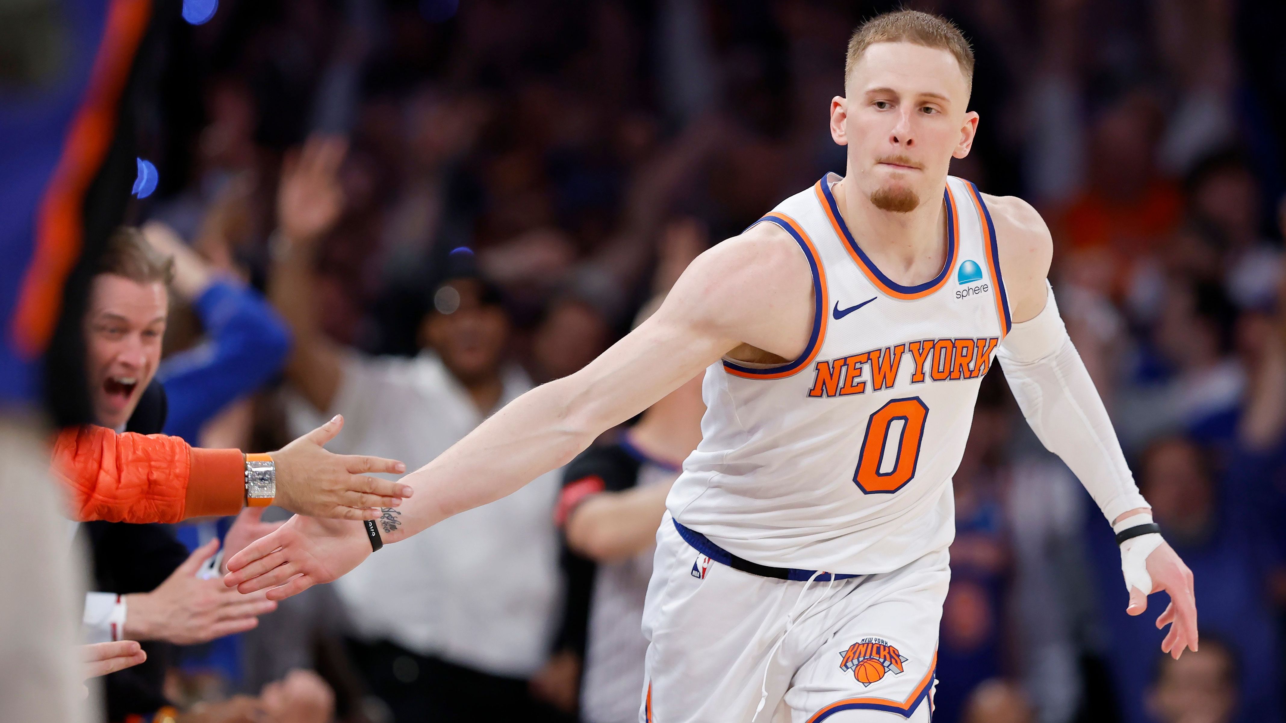 <strong>Platz 7 - Beste Verträge: Donte DiVincenzo (New York Knicks)</strong><br><em>Gehalt kommende Saison: 11.445.000 Dollar</em><br>DiVincenzo hat in New York noch mal einen Leistungssprung vollzogen. Der Guard übernimmt immer mehr den Ballvortrag und wird immer sicherer im Kreieren eigener Abschlüsse. Da New York nicht viele gute Dreierschützen hat, ist er umso wichtiger. In der abgelaufenen Saison kam er auf 15,5 Punkte im Schnitt, was sein neuer Karrierebestwert ist.