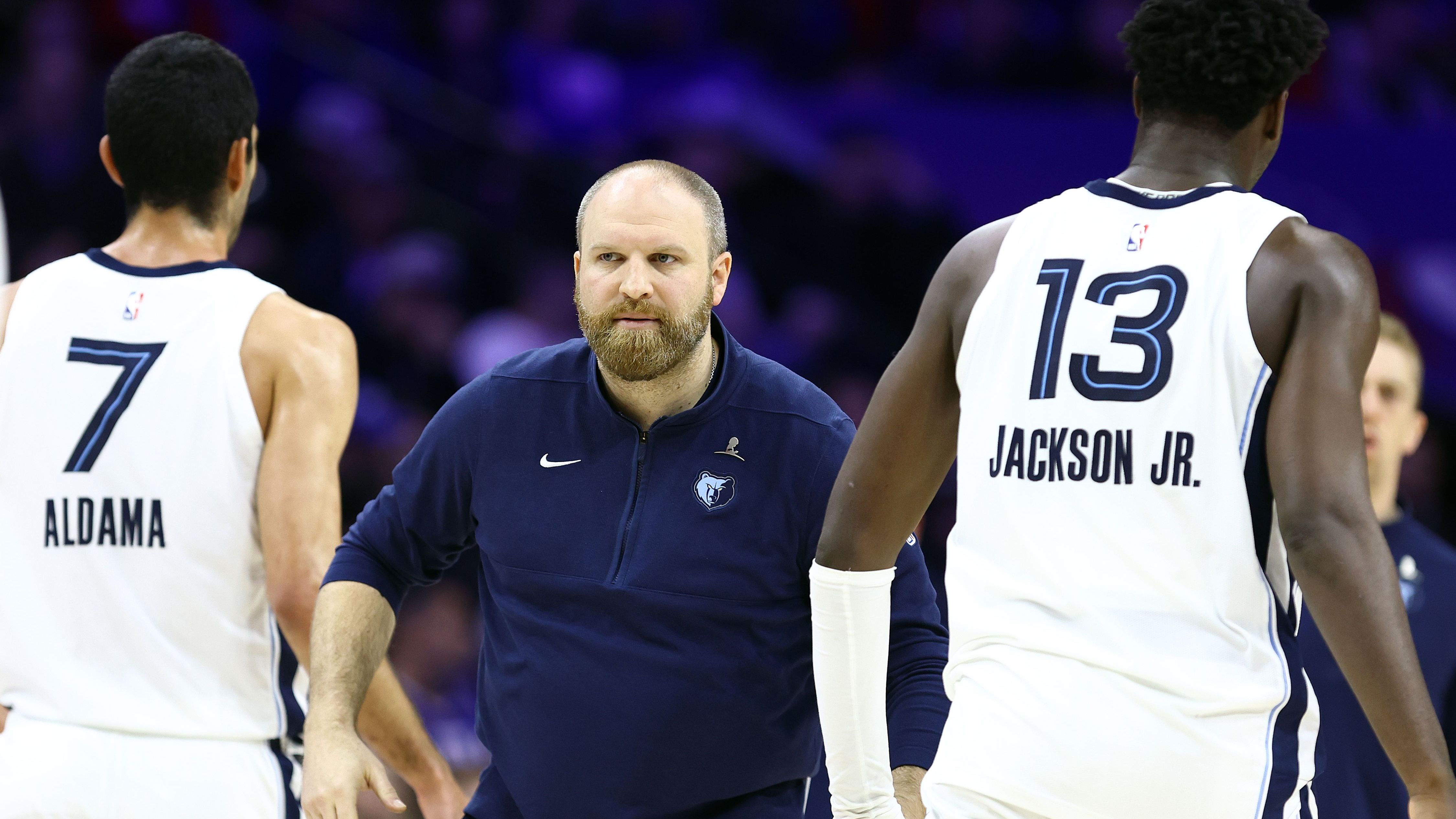 <strong>23. Memphis Grizzlies (zuvor Rang 24, 27-50)<br></strong> Drei Erfolge in Serie, zweimal davon zwar gegen das Kellerkind aus Detroit. Doch der Sieg bei den Bucks überraschte. Aufgrund der unglaublichen Verletzungsmisere haben diese Saison bereits 31 Spieler für die Grizzlies auf dem Parkett gestanden. Ein NBA-Rekord. Dabei mach Coach Jenkins einen hervorragenden Job, Spieler zu entwickeln.