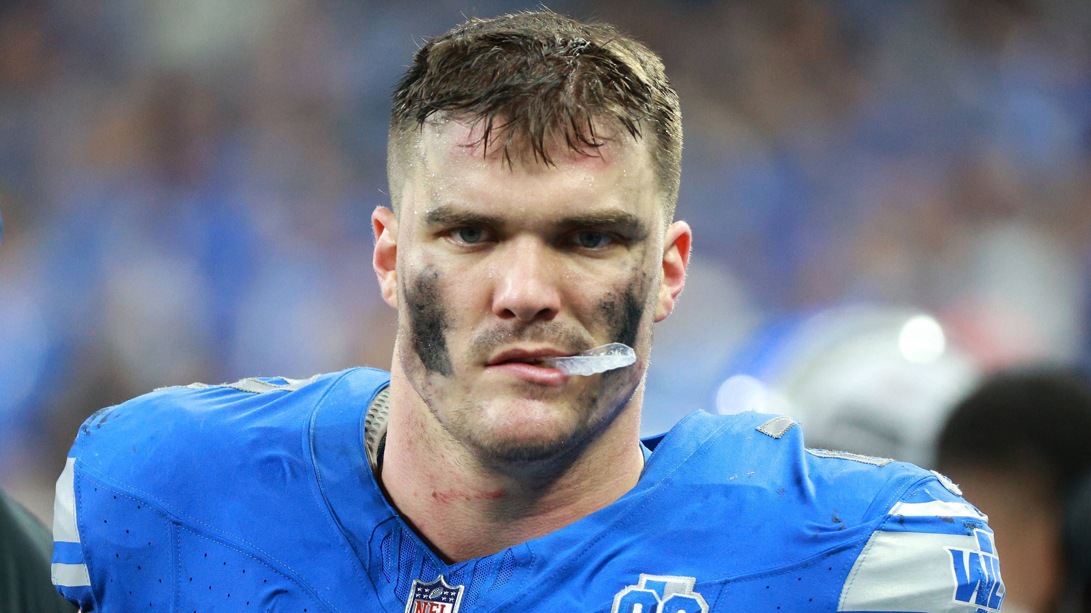 <strong>John Cominsky (Detroit Lions)</strong><br>Rückschlag für die Detroit Lions. Edge Rusher John Cominsky hat sich im Training einen Innenbandriss im rechten Knie zugezogen. Daher setzte ihn sein Team auf die Injured Reserve List, eine Rückkehr spät in der Saison ist aber nicht ausgeschlossen.