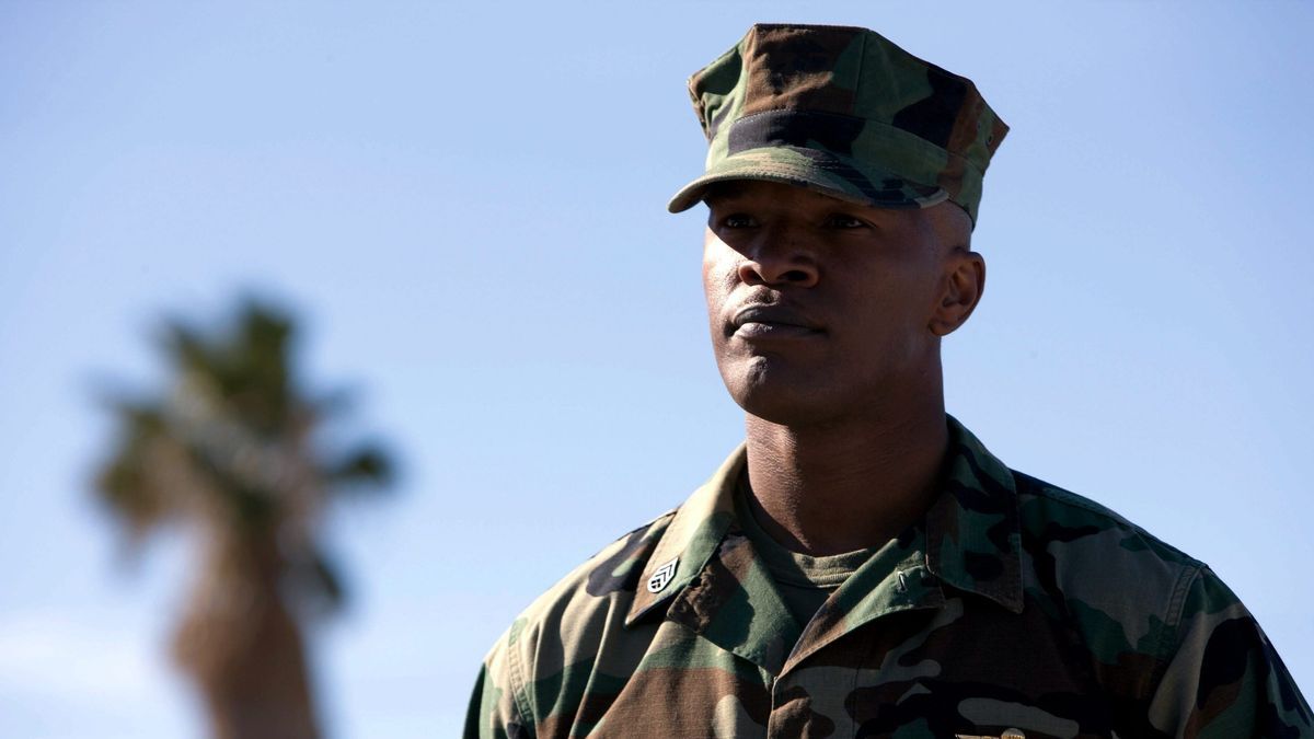 Jamie Foxx spielt im Kriegsdrama "Jarhead" (2006) den Anführer eines Marine-Platoons, Sergeant Sykes.