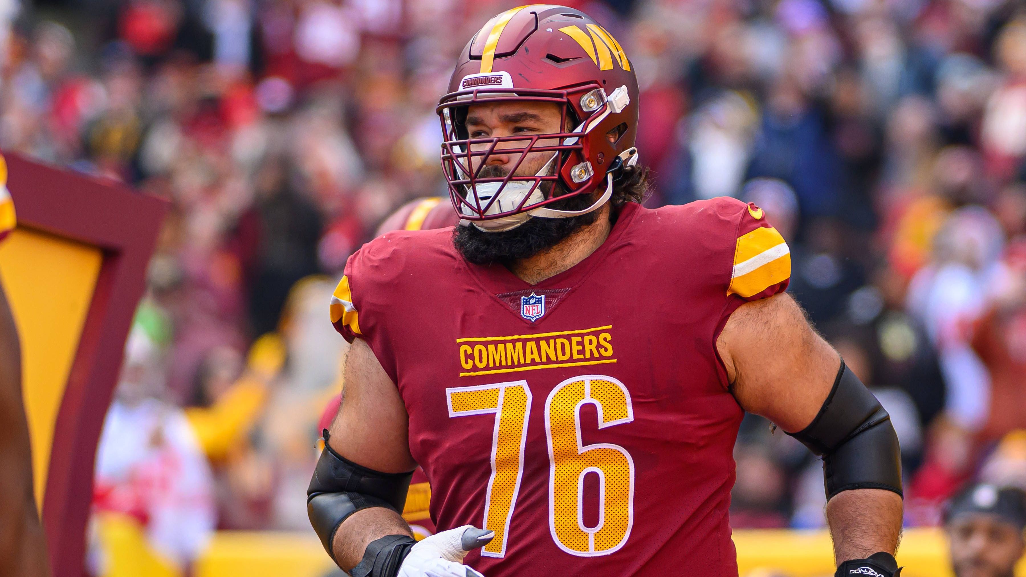 <strong>Washington Commanders: Samuel Cosmi (OG)</strong><br>Nach seinem Positionswechsel vom Right Tackle zum Guards war Cosmi der beste Blocker der Commanders. Trotz 31 Pressures auf seinen Quarterback ließ er nur einen Sack zu, der O-Lines könnte in einem qualitativ ausbaufähigen Commanders-Roster glänzen.