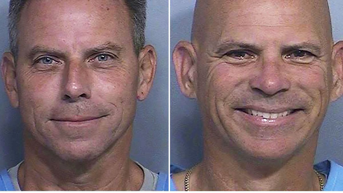 Erik Menendez (l) und sein Bruder Lyle Menendez