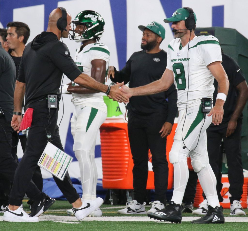 New York Jets: Aaron Rodgers not coaching – coach Robert Saleh tries to restrict the harm