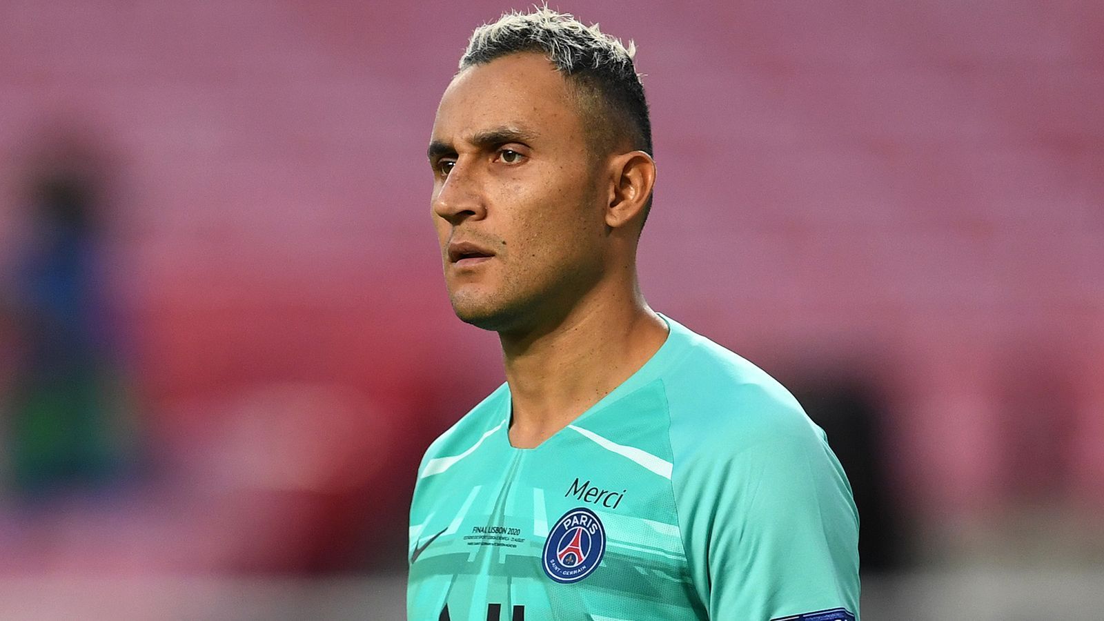 
                <strong>Keylor Navas</strong><br>
                Nach Verletzung zurück im Tor. Ist da, wenn er gebraucht wird. Mit gutem Reflex gegen Lewandowski in der ersten Halbzeit. Beim Gegentor chancenlos. ran-Note: 3
              