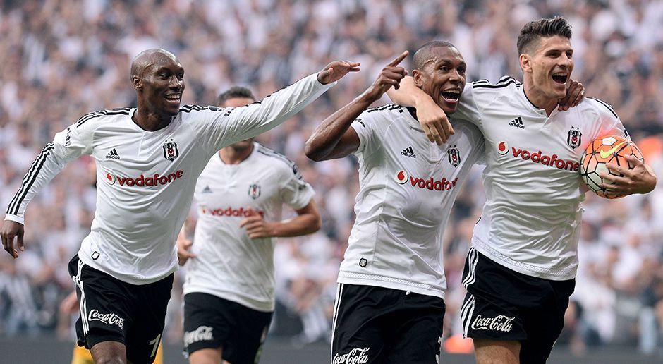 
                <strong>Besiktas Istanbul (Türkei)</strong><br>
                Mit dem 3:1-Sieg über Osmanlispor machen Mario Gomez und Besiktas Istanbul die türkische Meisterschaft klar. Einen Spieltag vor Ende der Saison kann Besiktas mit neun Punkten Vorsprung der Titel von Erzrivale Fenerbahce nicht mehr genommen werden.
              