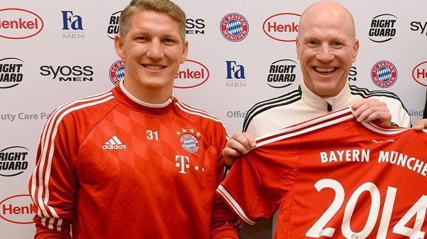 
                <strong> Matthias Sammer</strong><br>
                Matthias Sammer :"Bastian ist jetzt schon eine Ikone. Er ist nicht 1:1 zu ersetzen in seiner Persönlichkeit, aber wir haben eine sehr gute Struktur und Mischung. Ich habe nicht den Eindruck, dass wir auf dem Transfermarkt noch einmal etwas Außergewöhnliches machen müssen."
              