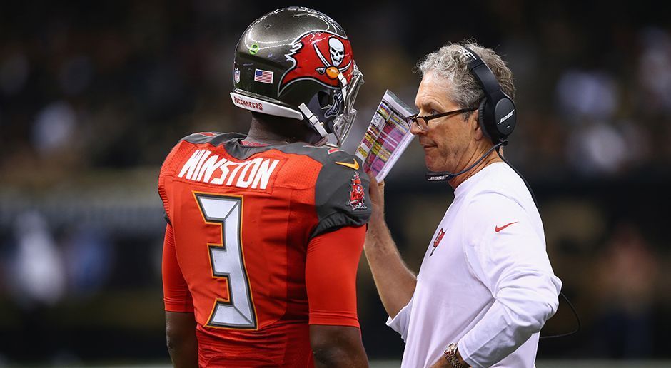 
                <strong>Koetter und Winston</strong><br>
                Gewinner - Jameis Winston und Dirk Koetter (Tampa Bay Buccaneers): Der 31:24-Sieg über die Atlanta Falcons zeigt mehr denn je, dass die Beförderung von Dirk Koetter vom Offensive Coordinator zum Head Coach der Buccaneers absolut richtig war. Unter dem neuen Trainer blühte Quarterback Jameis Winston auf und zeigte eine überragende Leistung im ersten Spiel der aktuellen Saison (281 Yards, 4 Touchdowns). Die Fans dürften sich nach diesem Spieltag mehr denn je auf den Rest der Saison mit ihrem neuen Traumduo freuen.
              