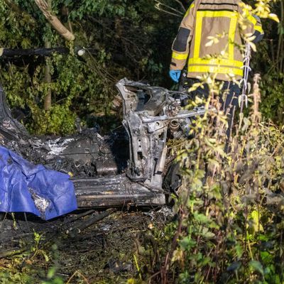 Zwei Tote nach mutmaßlichem Autorennen