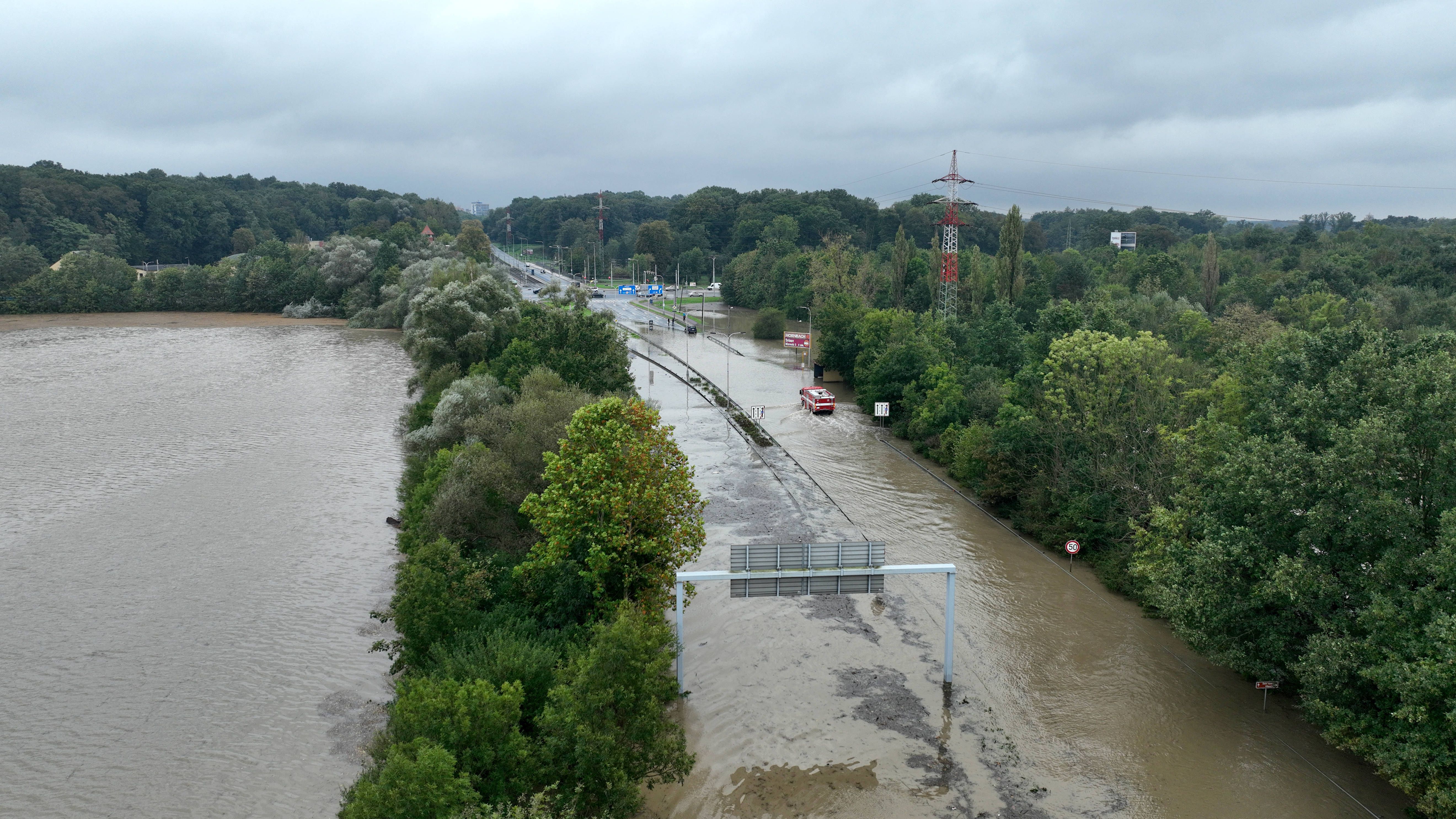 Extreme Überschwemmungen in der Mährisch-Schlesischen Region. Drohnenaufnahmen zeigen den Bezirk Marianske Hory.