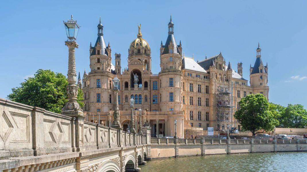 Auch wenn es im Film "Schweden" heißt: Das Schweriner Schloss befindet sich eindeutig in Deutschland.