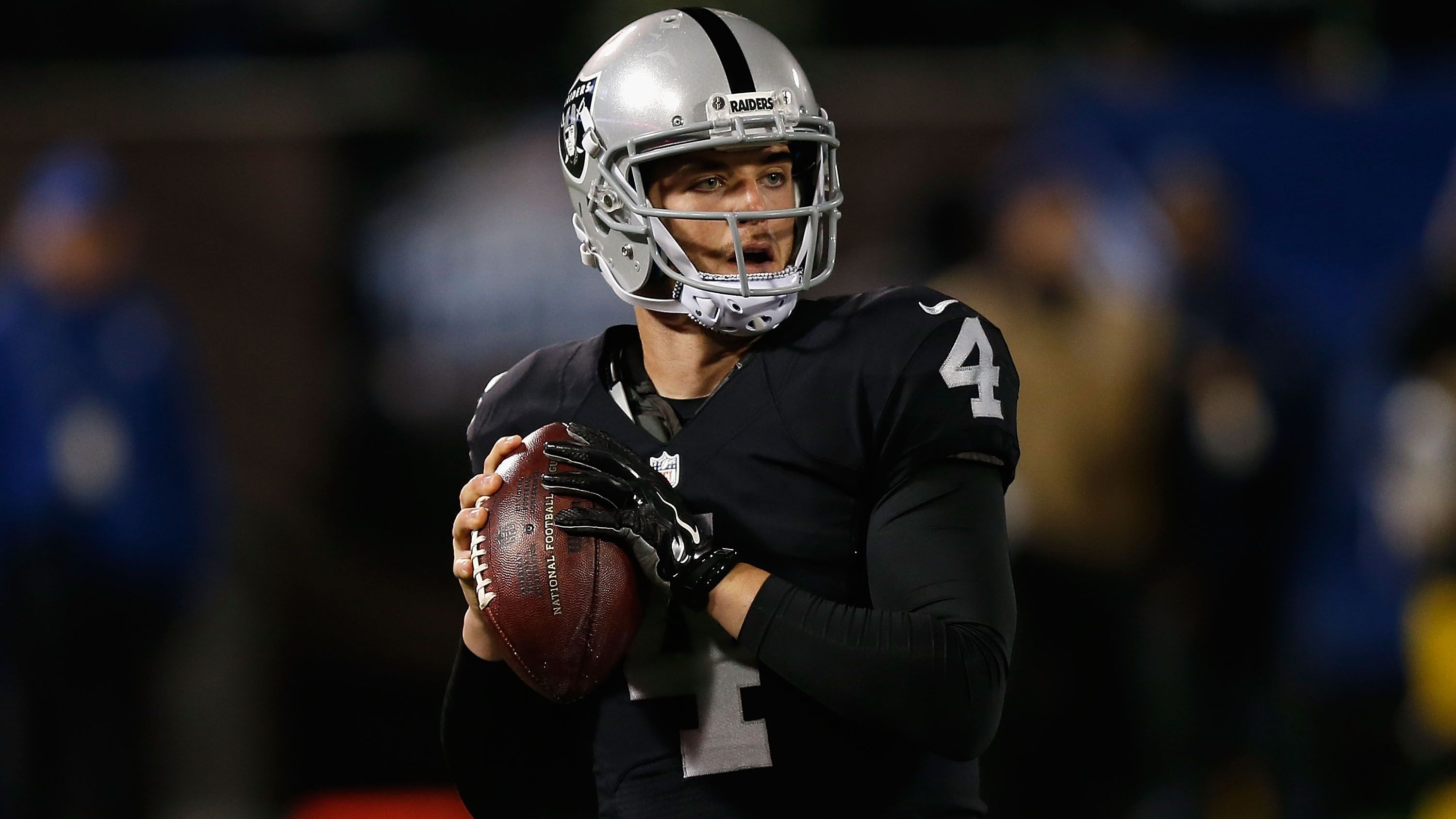 <strong>Oakland / Las Vegas Raiders: Derek Carr (2015; 32 TDs)</strong><br>Seit dem Umzug nach Las Vegas gab es bei den Raiders keinen Kandidaten für diese Liste. Also muss man bis 2015 zurückschauen, als Derek Carr - damals noch in Oakland - die beste Saison seiner Karriere spielte.