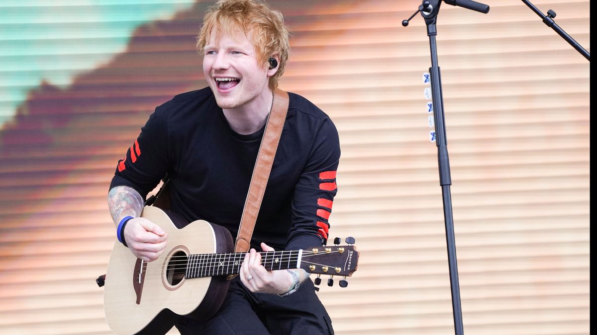 Ed Sheeran tritt während des BBC Radio 1's Big Weekend im War Memorial Park in Coventry auf der Hauptbühne auf. 