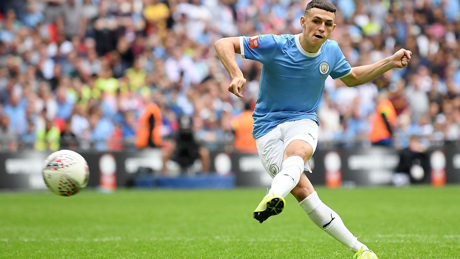 
                <strong>Platz 3: Phil Foden (England)</strong><br>
                Verein: Manchester City -Marktwert: 60 Millionen Euro -Marktwertsprung seit Juli: + 33 Millionen Euro
              