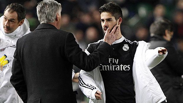 
                <strong>Isco (Real Madrid)</strong><br>
                Isco: Noch ein Spanier für das zentrale Mittelfeld? Der 23-Jährige kommt 2013 zeitgleich mit Carlo Ancelotti zu Real Madrid. In seinen zwei Spielzeiten als Trainer der "Königlichen" setzt der Italiener keinen Profi häufiger ein als Isco. Im Frühjahr 2015 beschwert sich das Talent zwar öffentlich über die Reservistenrolle, doch am Ende gehen beide im Guten auseinander. Bei Ancelotti-Nachfolger Rafael Benitez scheint Isco nun ausgespielt zu haben.
              