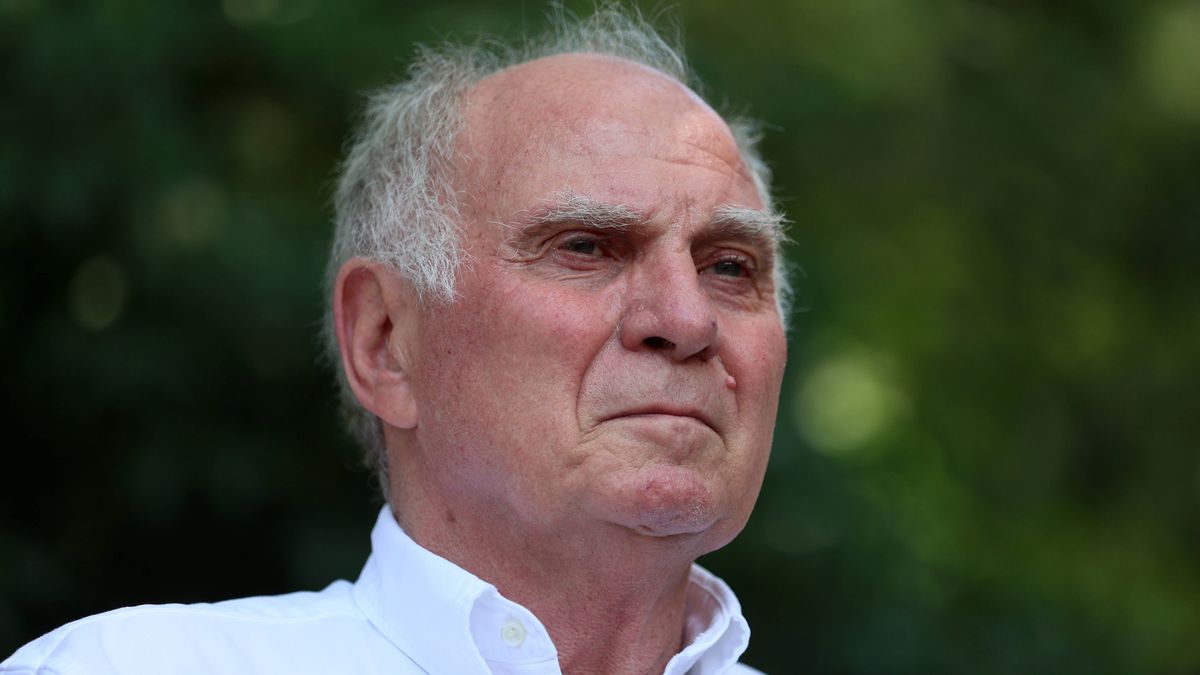 Eröffnung Alter Botanischer Garten, hier im Bild Uli Hoeneß, Hoeness, Ehrenpräsident (FC Bayern München) Kopf, Portrait *** Opening of the Old Botanical Garden, here in the picture Uli Hoeneß, Hoen...