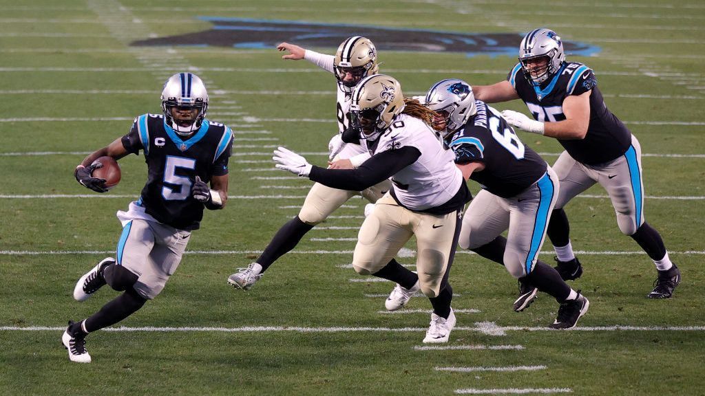 
                <strong>Verlierer:Teddy Bridgewater (Carolina Panthers)</strong><br>
                Ähnlich wie bei Trubisky sieht es bei Teddy Bridgewater aus. Der frühere Quarterback der Minnesota Vikings und New Orleans Saints spielte eine solide Saison, hatte aber am Ende mit den Playoffs nichts zu tun. Die Carolina Panthers suchen in der aktuellen Offseason scheinbar auch recht offensiv nach einem Nachfolger. Sowohl an Deshaun Watson als auch an Matthew Stafford sollen die Panthers großes Interesse haben, berichten NFL-Insider. Die Zeit von "Teddy B" in Carolina scheint bereits nach einem Jahr abgelaufen zu sein.
              