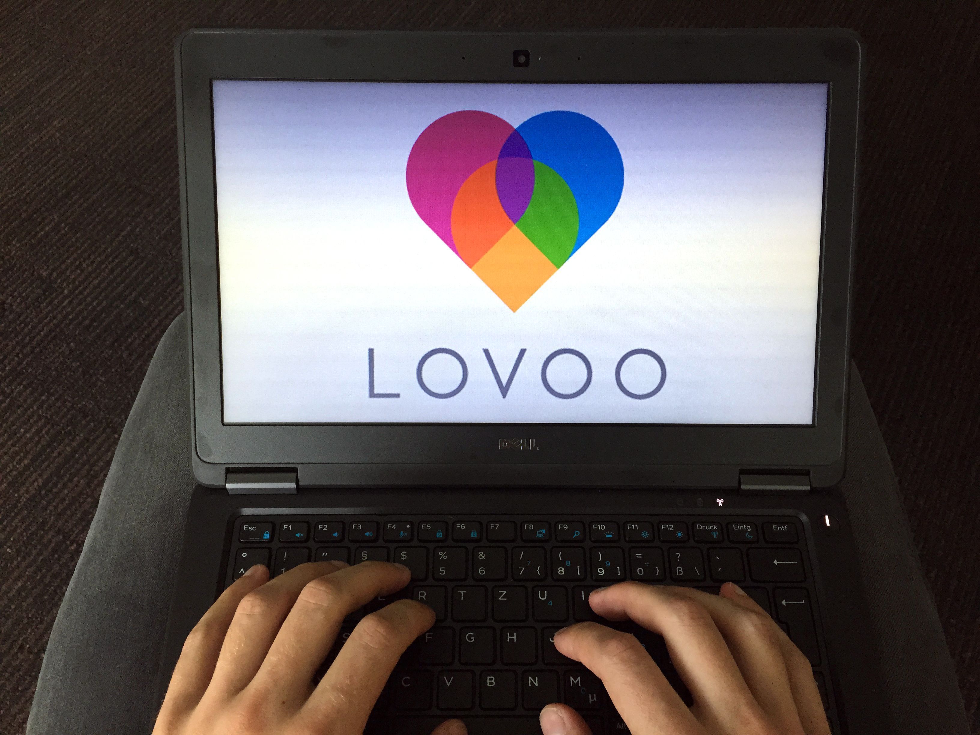 Du kannst dich auch auf deinem PC bei Lovoo registrieren und anmelden