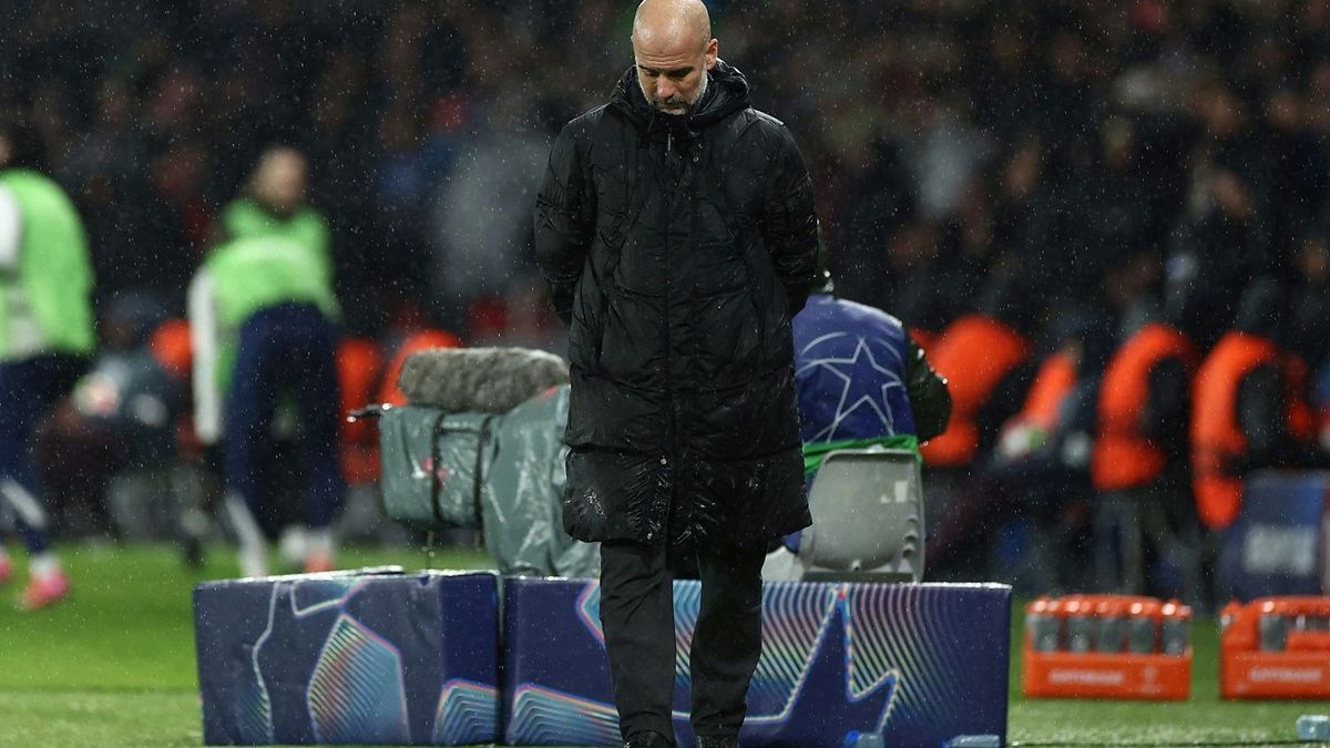 Guardiola stand in Paris im Regen