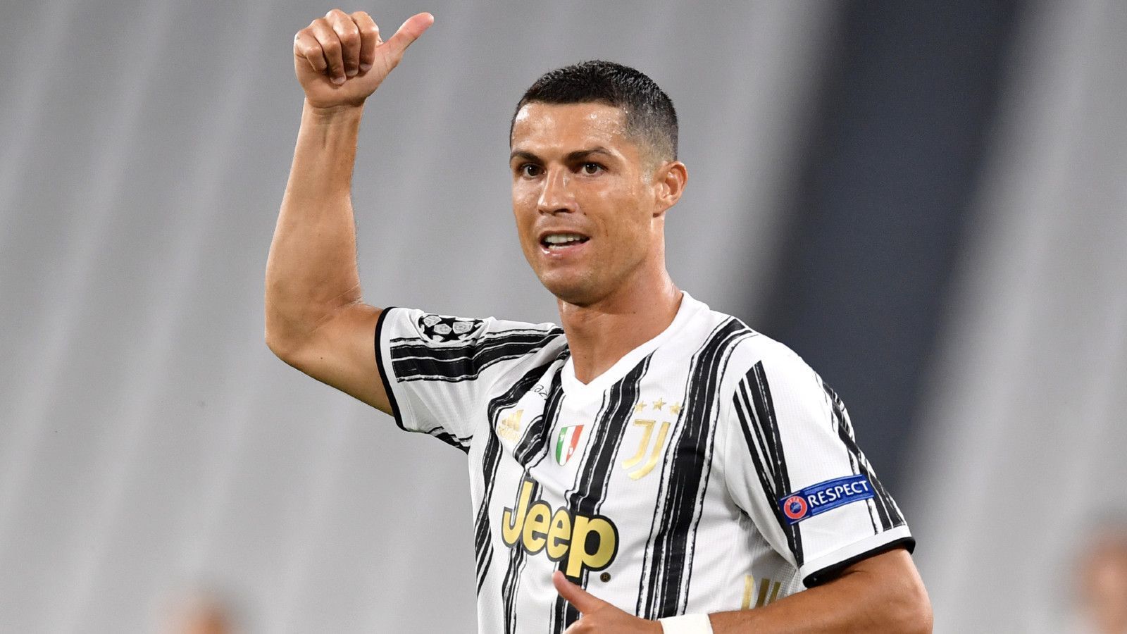 
                <strong>Cristiano knackt den Juve-Torrekord</strong><br>
                Im CL-Rückspiel scheiterte Cristiano Ronaldo mit Juventus Turin zwar an Olympique Lyon. Doch der portugiesische Superstar erzielte seine Tore Nummer 36 und 37 für die Alte Dame in der laufenden Saison. Das ist Vereins-Rekord - und die alte Bestmarke hatte unfassbare 95 Jahre Bestand.
              