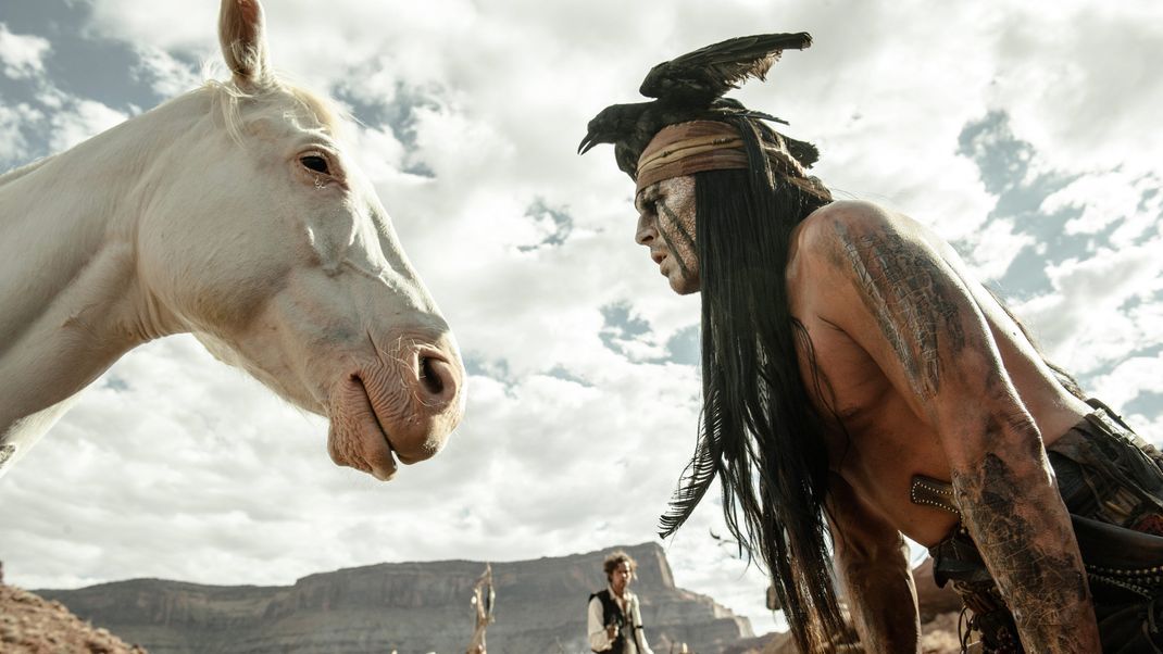 Im Western "Lone Ranger" fiel Johnny Depp von seinem Pferd und wurde fast zu Tode getrampelt.